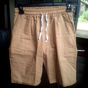 New knee length shorts never worn